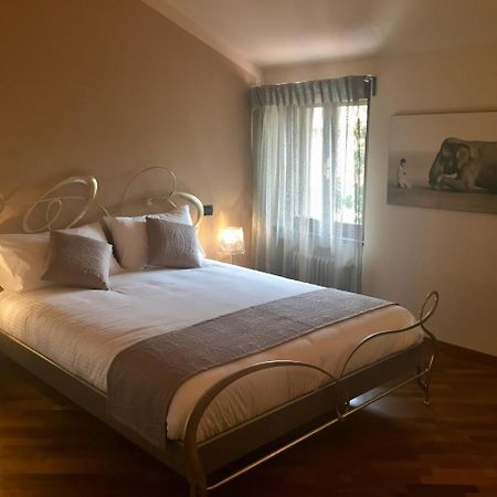 Marie Rose Luxury B&B & Apartment Desenzano del Garda Luaran gambar